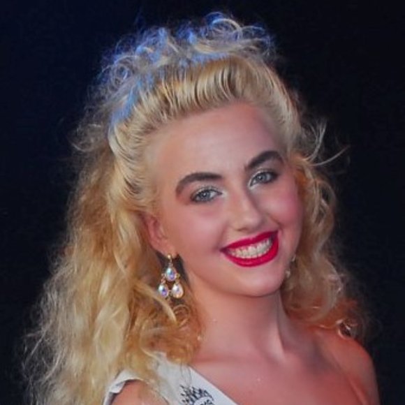 Meet your Posher, Madelyn Kaye! - Picture 5 of 11